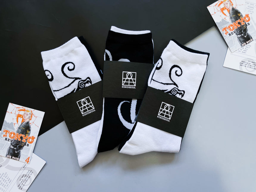 Mismatch Dragon Tattoo Socks
